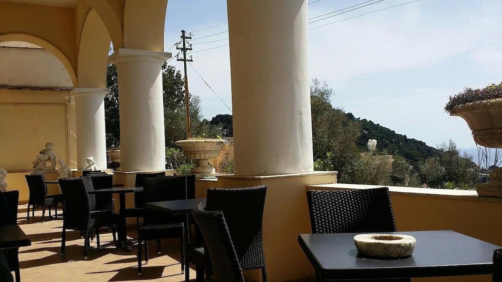 Esperia Capri